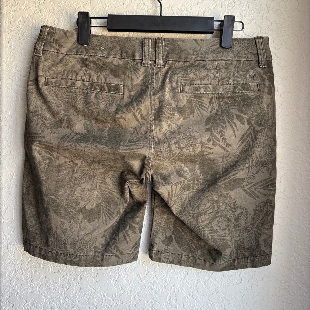 American Eagle Women 4 Bermuda Shorts Y2K Green Floral‎ Tropical Stretch Cotton - Picture 3 of 8